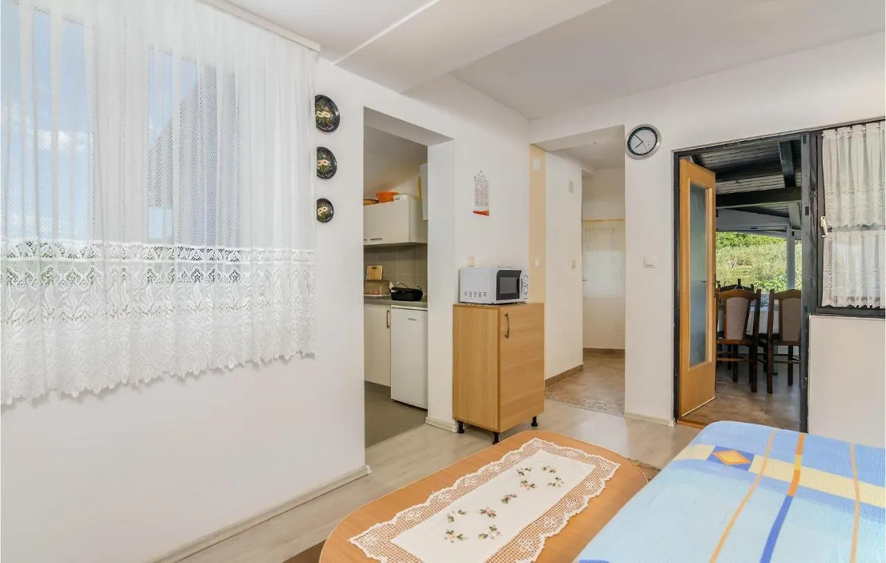 Amazing Apartment In Zupanje With Wifi